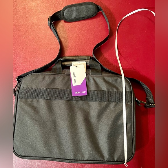 NWT black laptop carrying case with shoulder strap - Picture 3 of 6